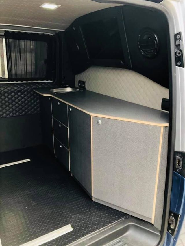 В Україні з'явився незвичайний будинок на колесах на базі Volkswagen T6 - фото 455423