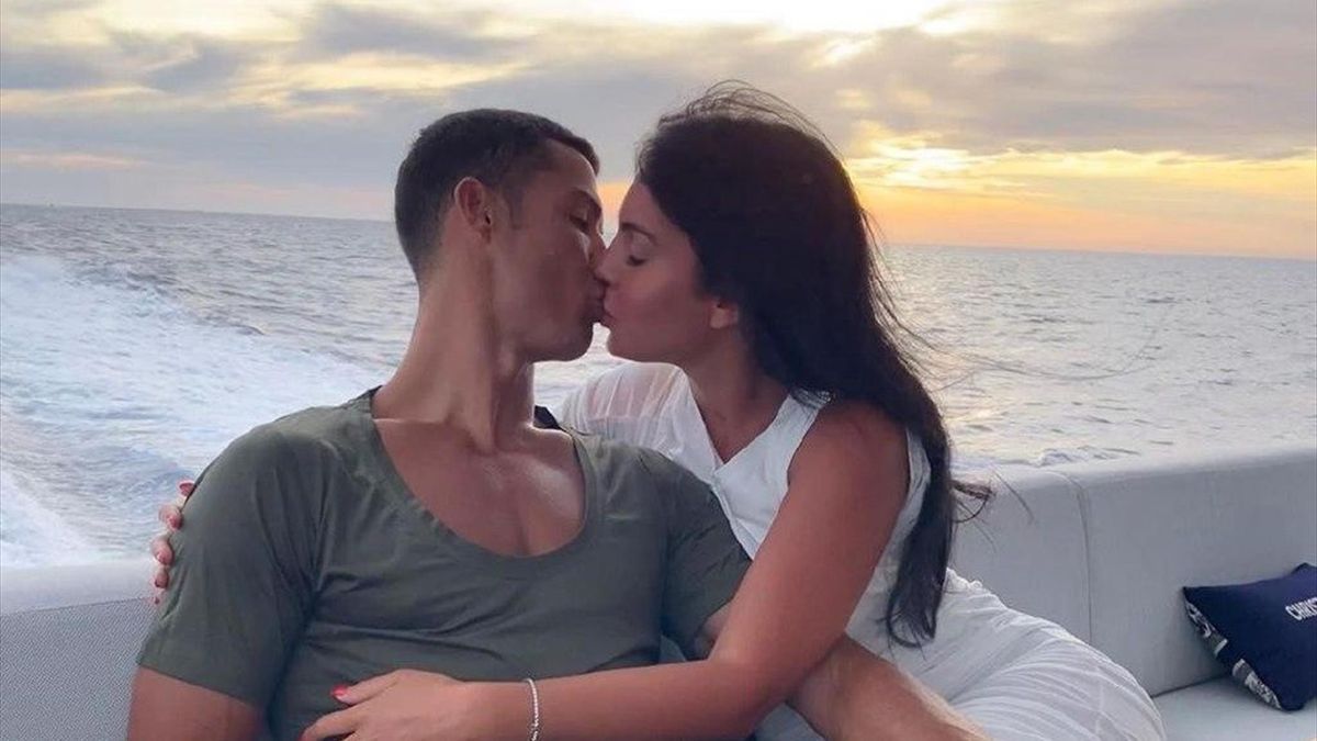 Джорджина Родрігес і Роналду - фото 1