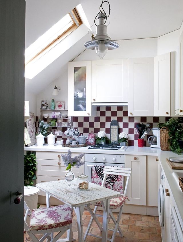 Дизайн маленької кухні: 20 крутих ідей ремонту - фото 455491