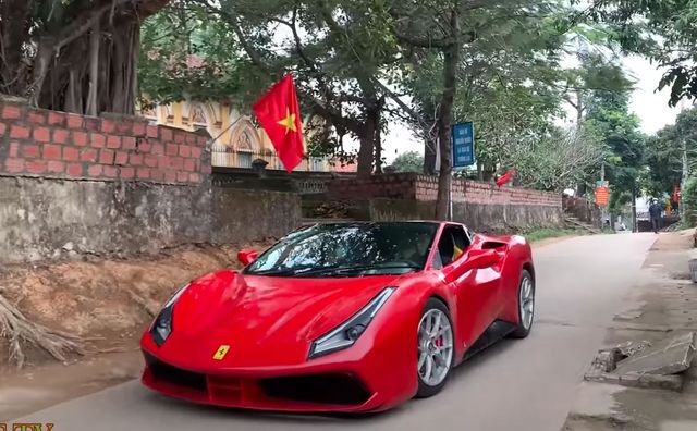 У В'єтнамі продають кавуни з розкішного Ferrari 488 GTB: фотофакт - фото 455634