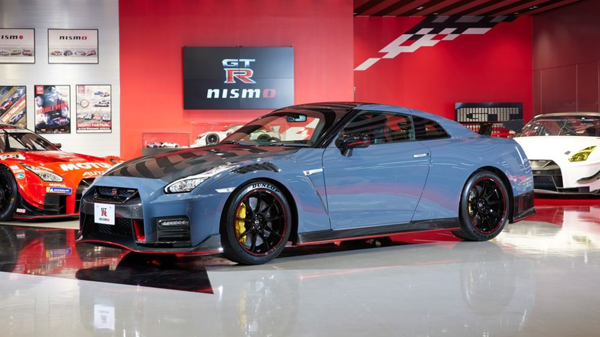 Nissan представила обмежену серію спорткарів
