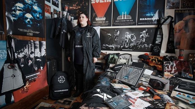 Balenciaga випустив колекцію мерчу Rammstein: для реклами знялися фанати гурту - фото 455803