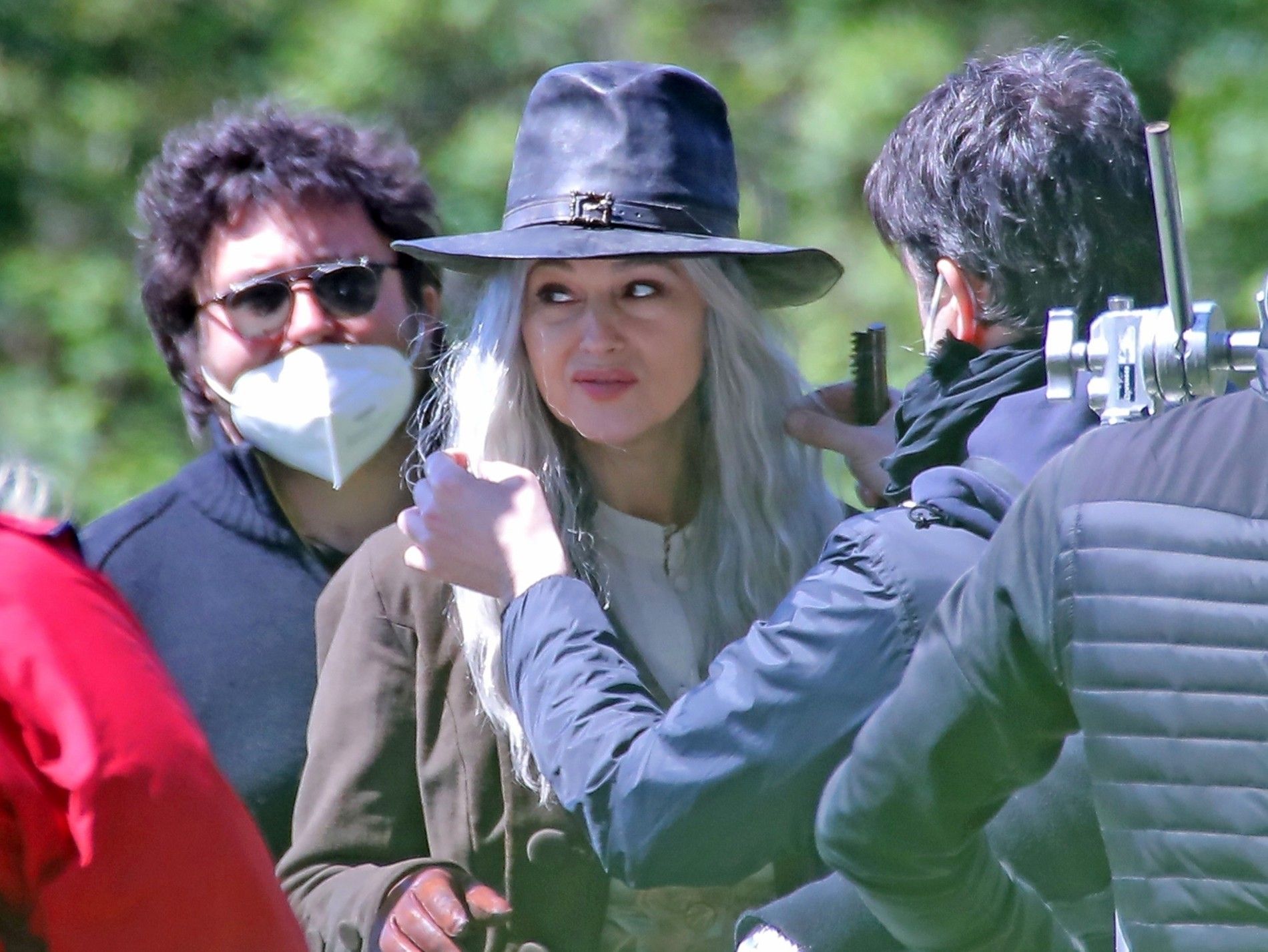 Моніка Белуччі приміряла несподіваний образ (ФОТО)