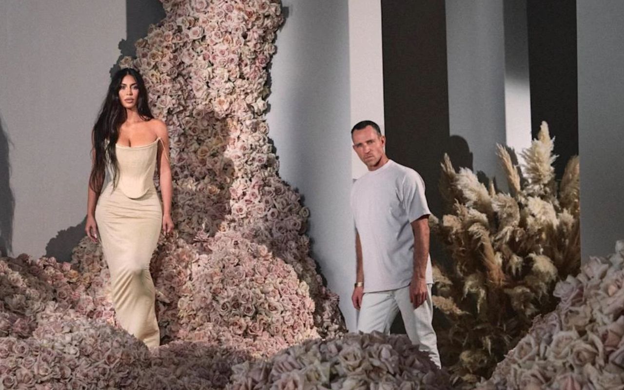 Усього випустили відразу 3 нові аромати від Кім Кардашян - фото 1