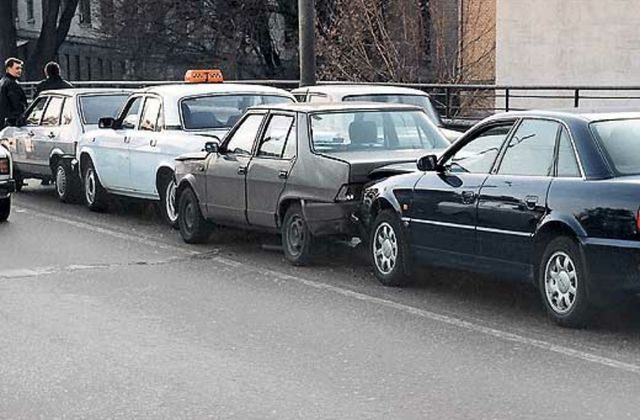 Три ситуації, коли водій, який ударив машину ззаду, не винен - фото 455942