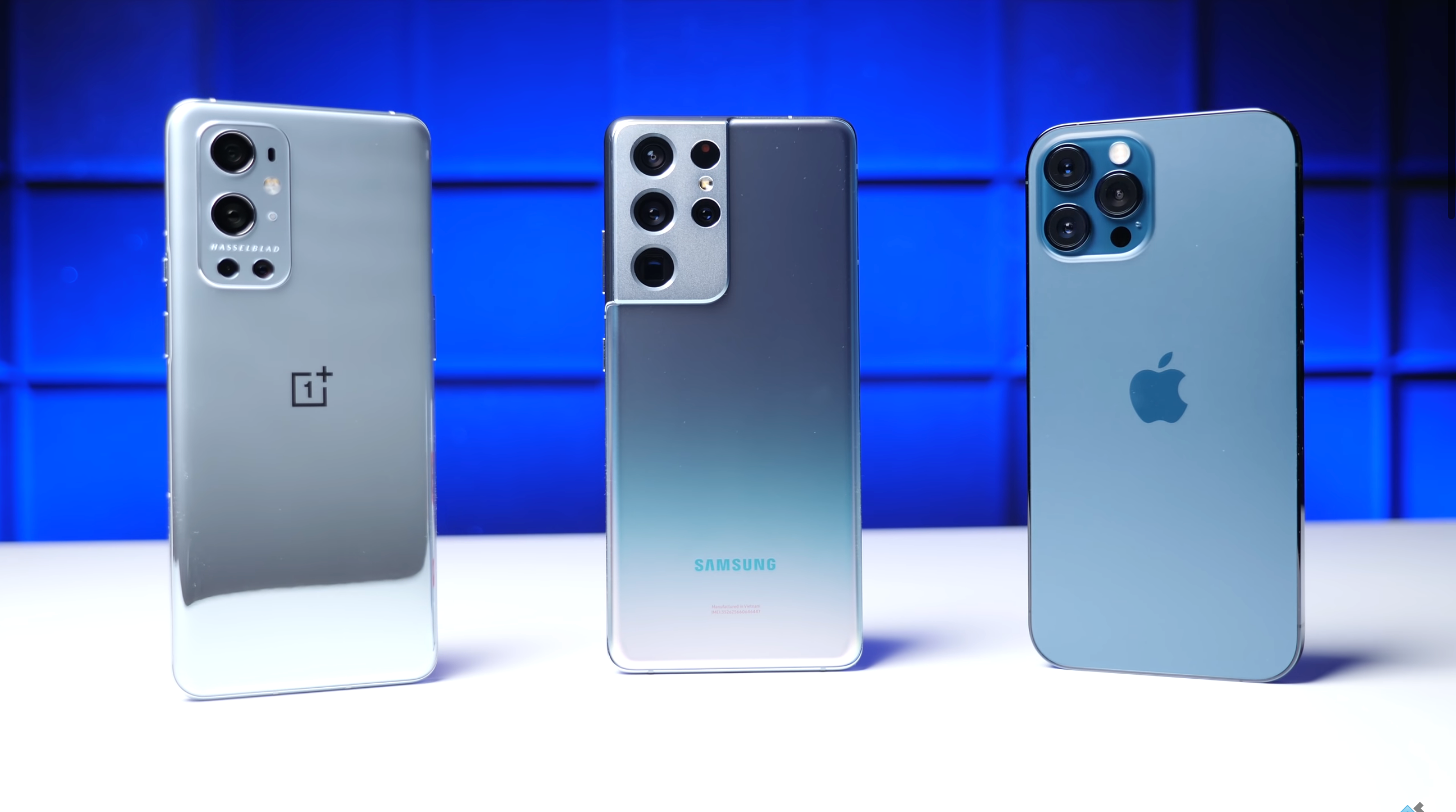 OnePlus 9 Pro, Galaxy S21 Ultra й iPhone 12 Pro Max: який смартфон розрядиться швидше