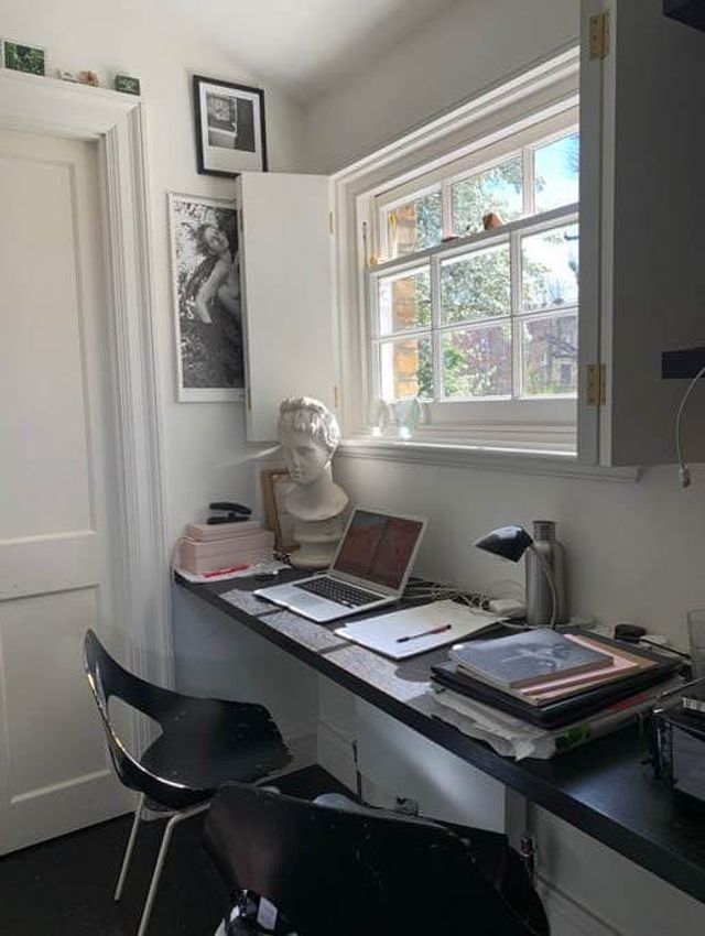 5 різних дизайнерів показали, як організували стіл для роботи на карантині - фото 456345