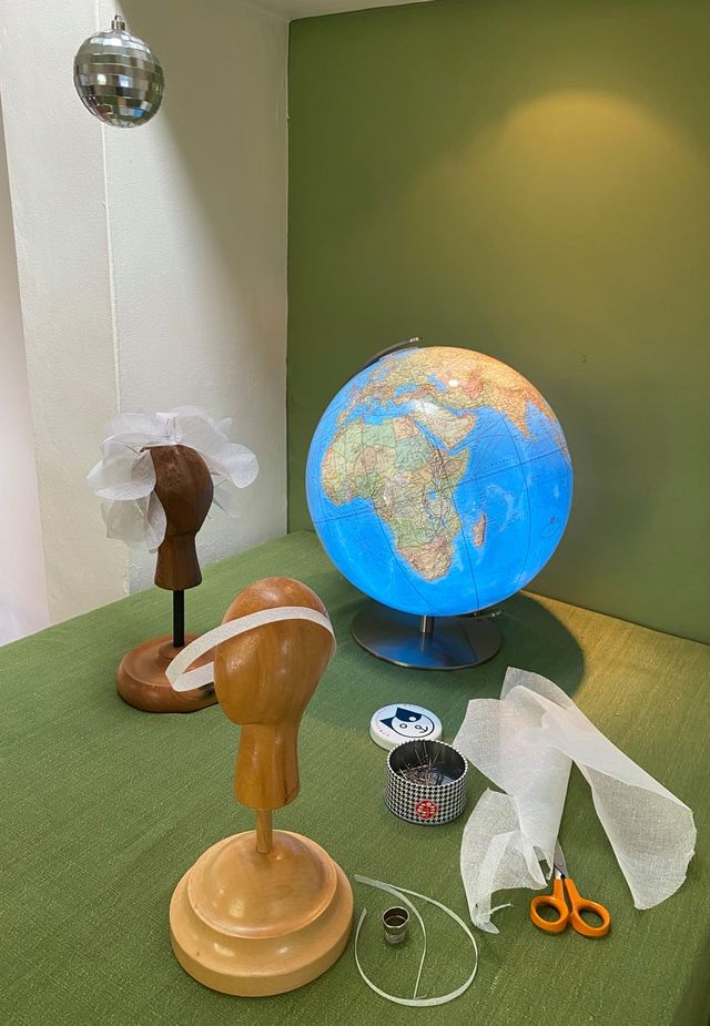 5 різних дизайнерів показали, як організували стіл для роботи на карантині - фото 456347