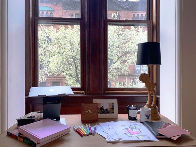 5 різних дизайнерів показали, як організували стіл для роботи на карантині - фото 456350