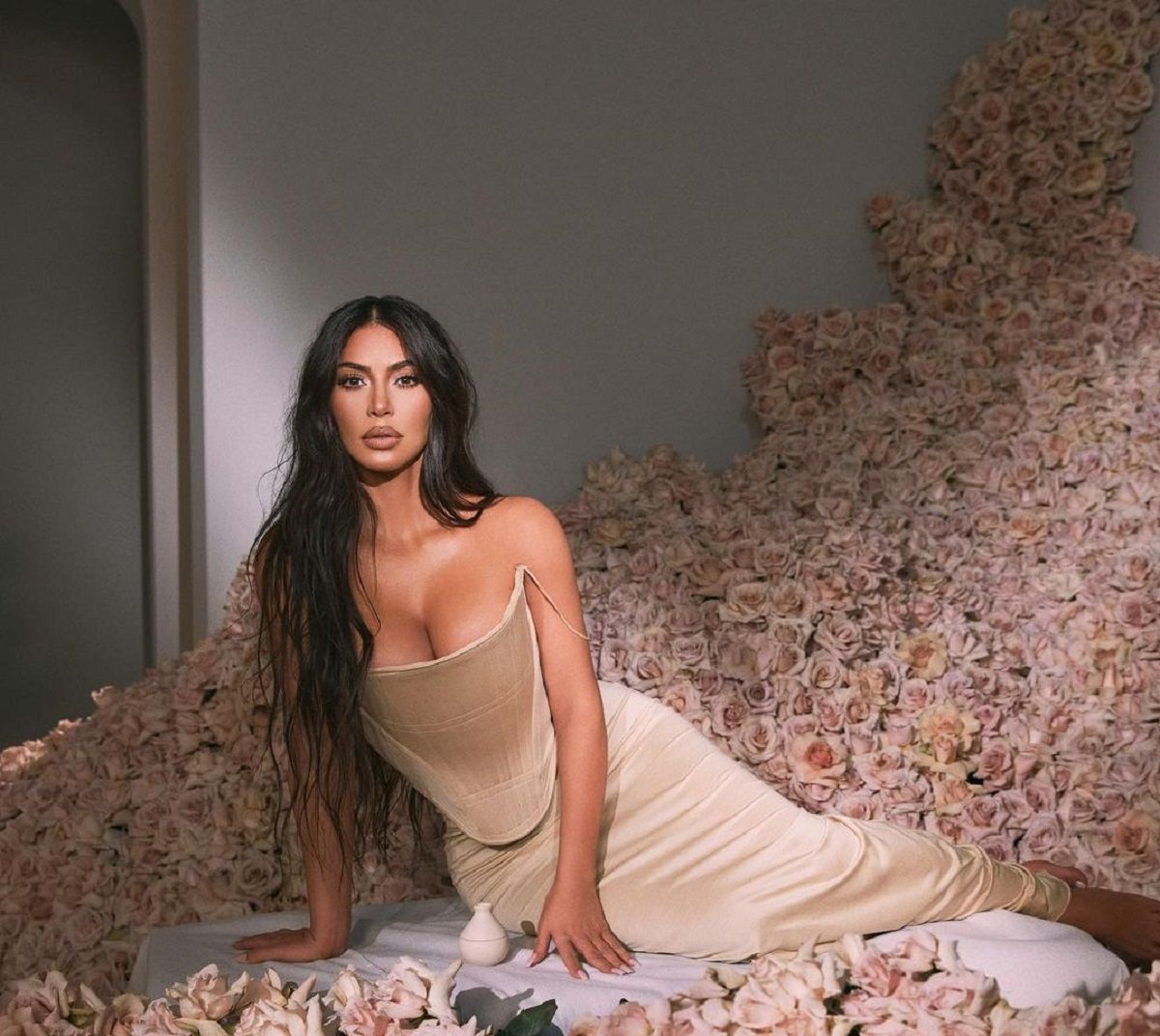 Кім Кардашян показала струнку фігуру - фото 1