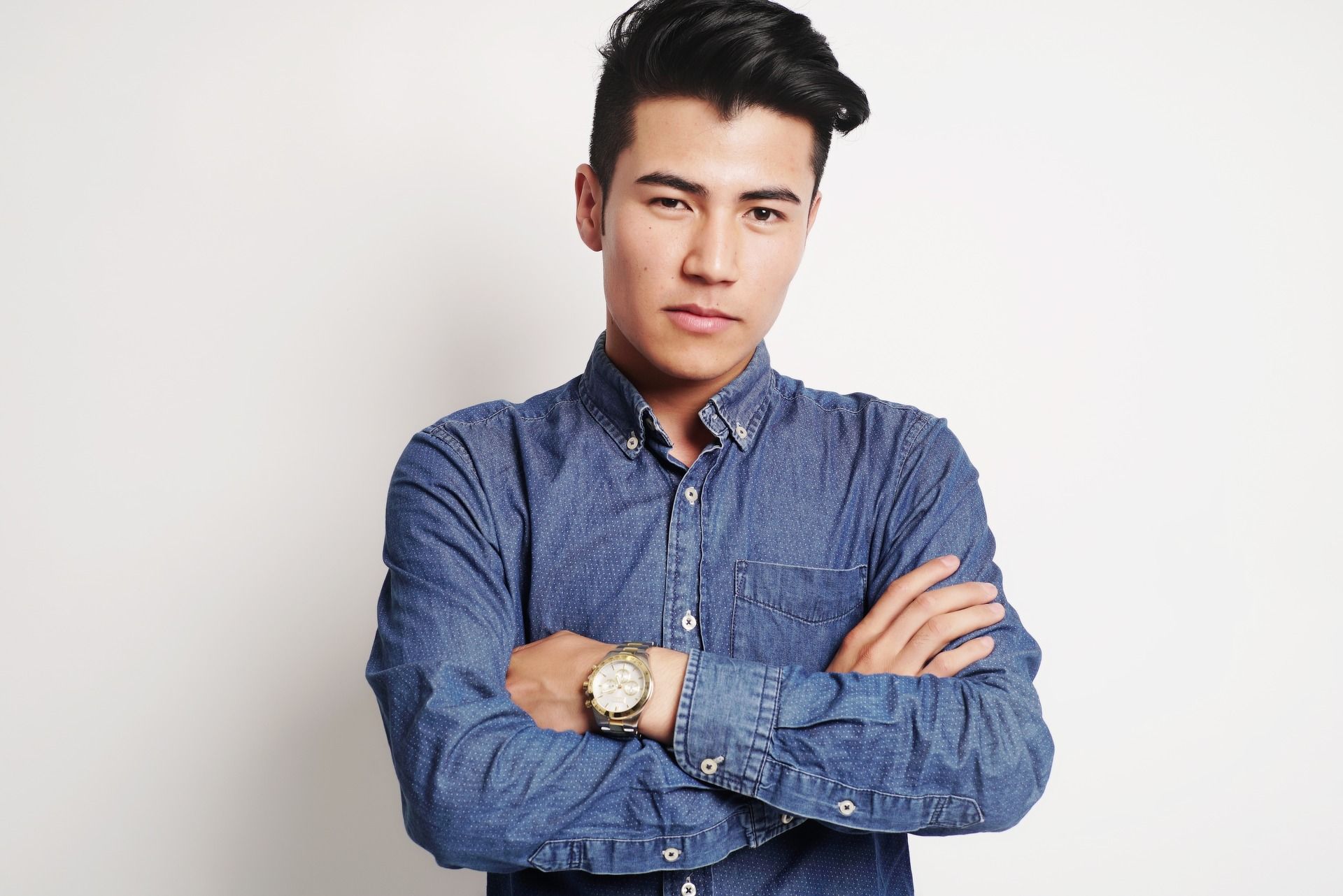 Дорослі чоловіки в Японії захопились косметикою, і ось чому