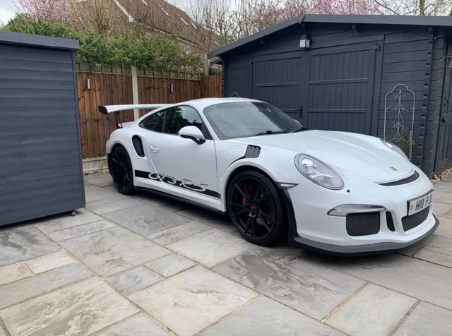 Британець побудував ідеально точну репліку Porsche 911 GT3 RS: вражаючі фото - фото 456544