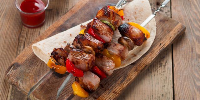 Названа оптимальна порція шашлику для людини - фото 456713