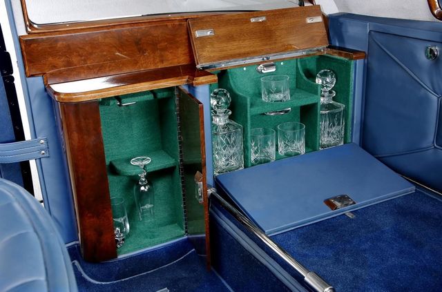 Репліку одного з найвідоміших Bentley виставили на продаж (ФОТО) - фото 456725