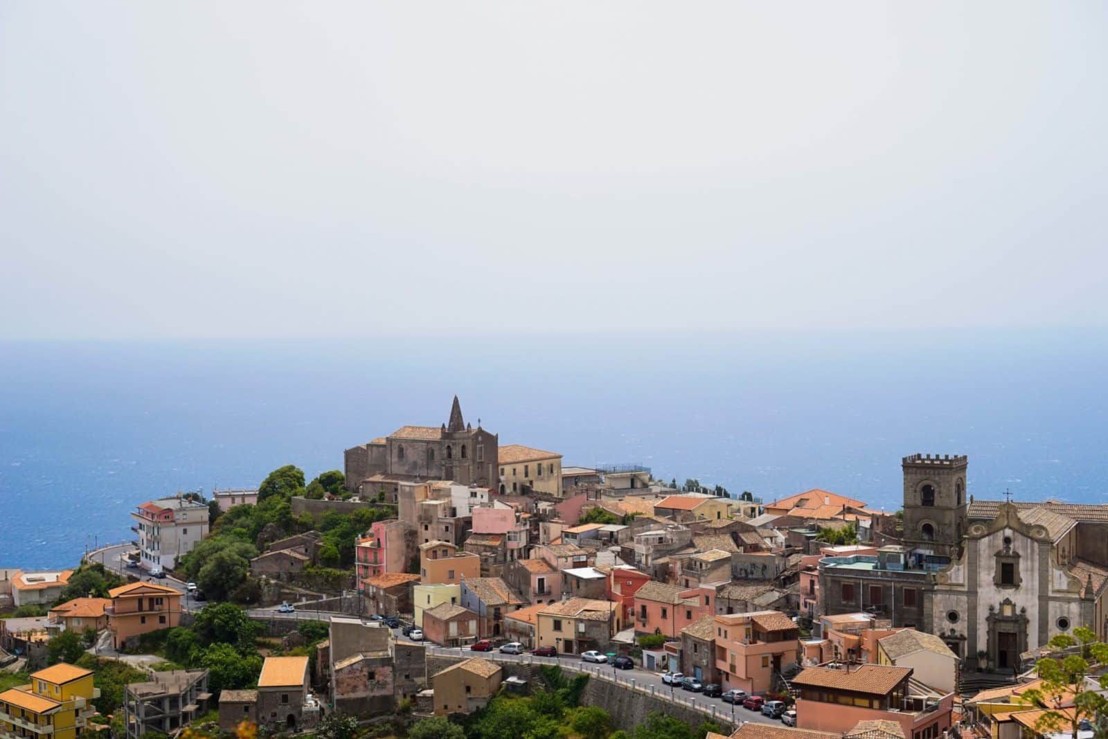 В Італії продаватимуть будинки біля моря по 1 євро