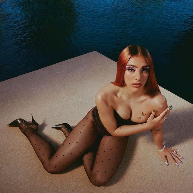 Розкута дочка Мадонни знялася у пікантній фотосесії для глянцю - фото 457011