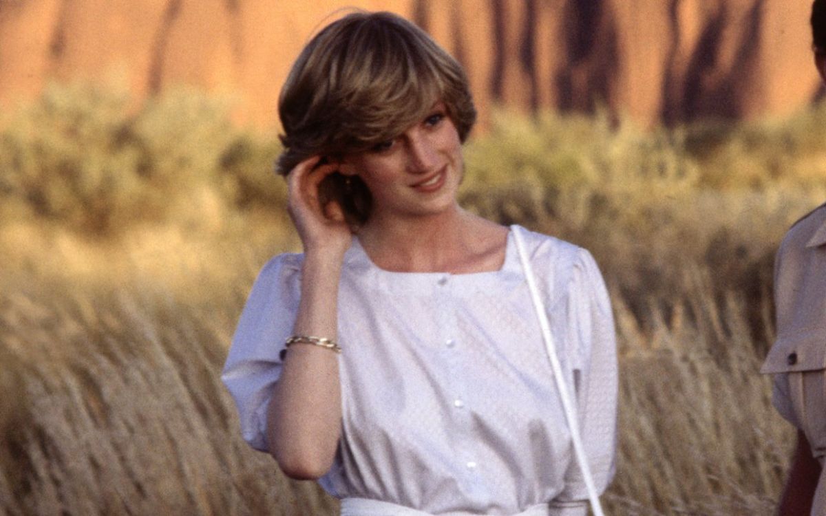 Брат принцеси Діани показав рідкісне архівне фото, на якому її не впізнати