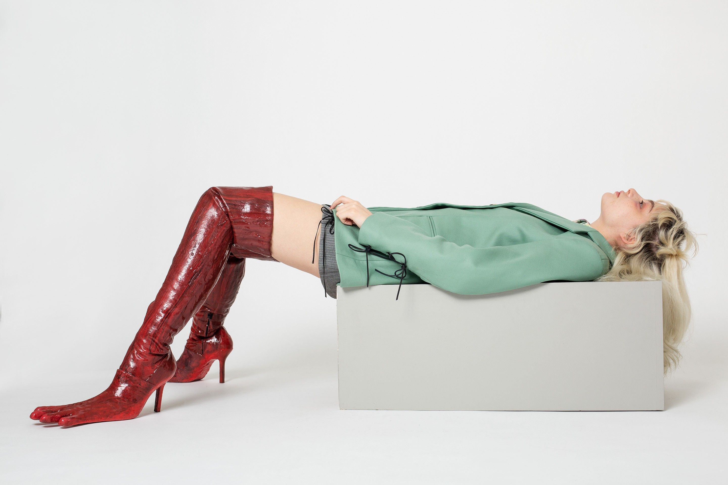 Модний бренд забирає відходи інших домів і створює черевики-монстри: фото