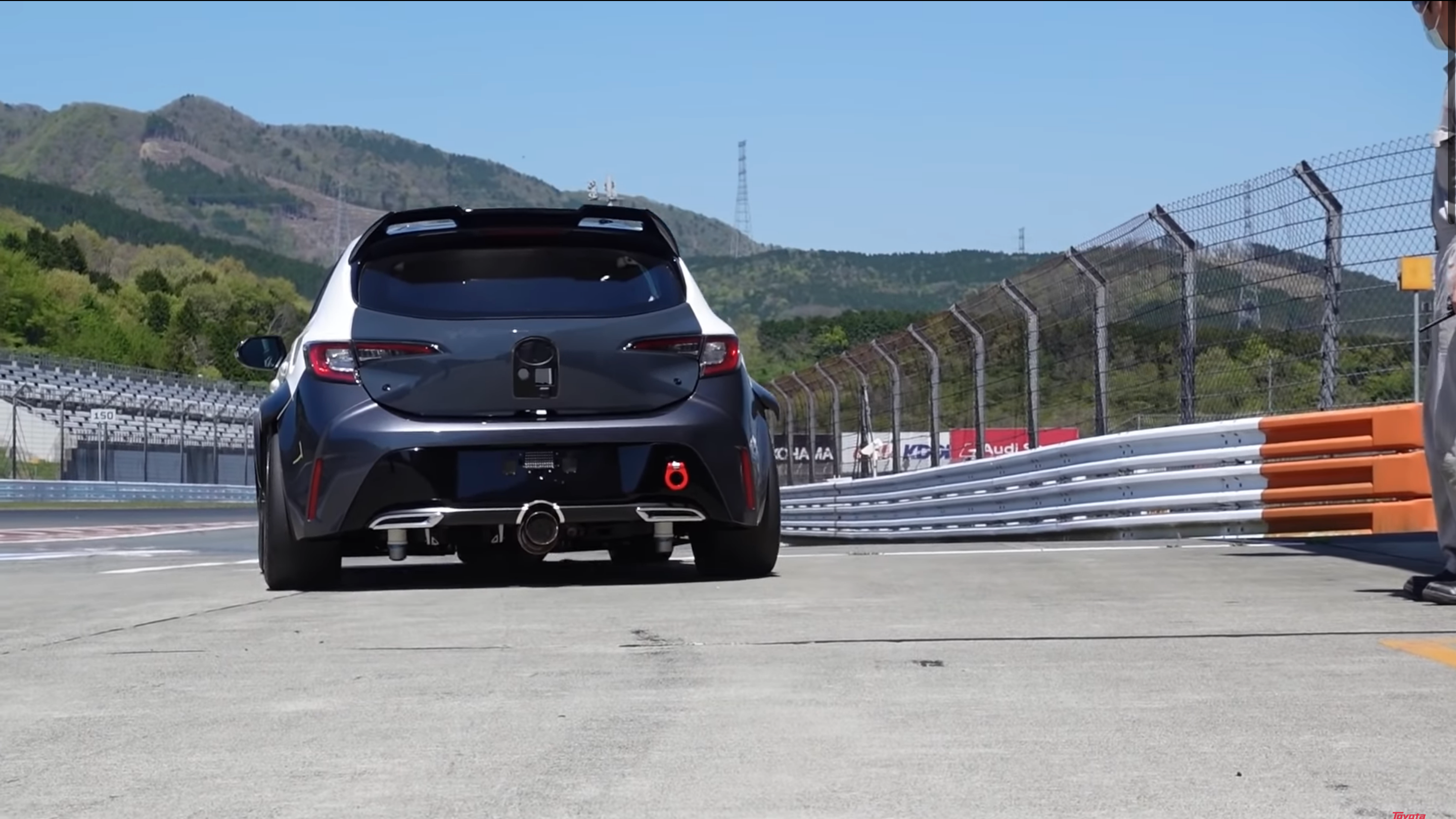 Послухайте, як звучить Toyota Corolla з двигуном на водневому паливі: відео