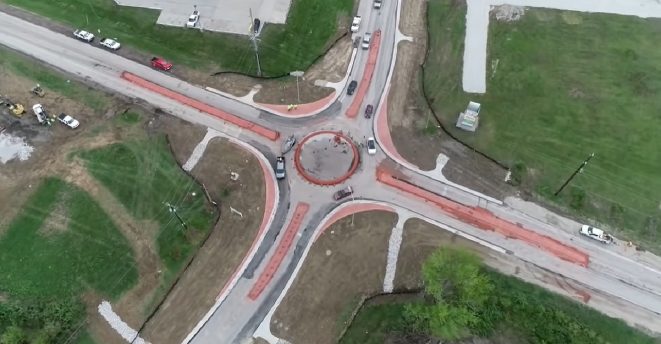 Нова кругова розв'язка спантеличила водіїв: лише 1 з 10 проїжджав перехрестя за правилами