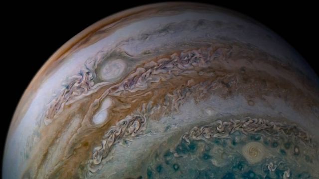 Космічний зонд Juno зробив неймовірні знімки супербурі на Юпітері - фото 457824