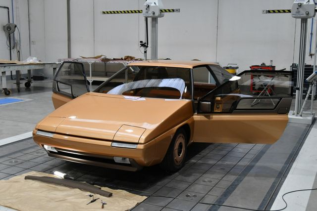 Mazda відреставрувала футуристичний концепт MX-81, і ось що з цього вийшло - фото 457871