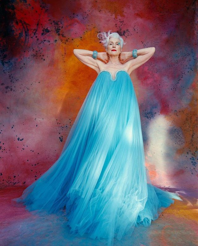 Мати Ілона Маска прикрасила обкладинку для відомого глянцю: ефектні кадри - фото 458178