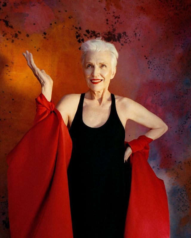 Мати Ілона Маска прикрасила обкладинку для відомого глянцю: ефектні кадри - фото 458179