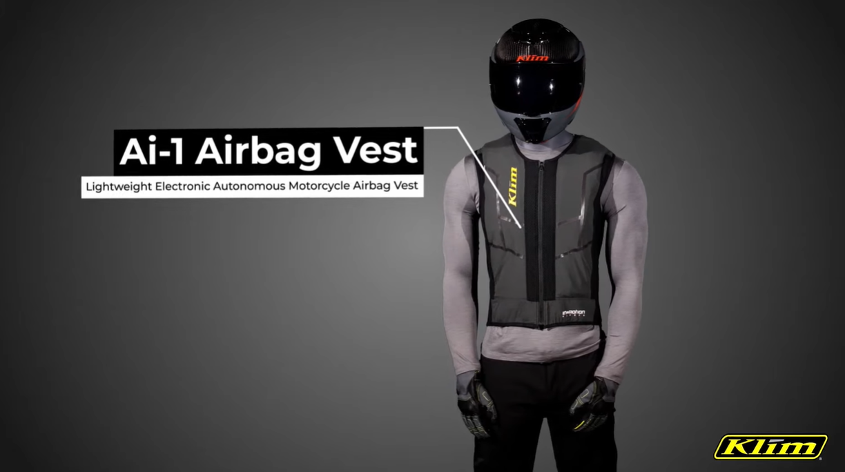 У Франції створили жилет для мотоциклістів з подушкою безпеки за передплатою