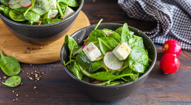 Кому не варто налягати на шпинат - фото 458606