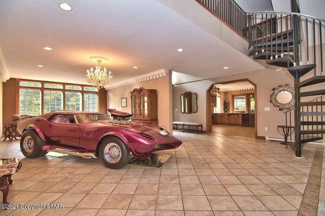 У Пенсільванії виставили на продаж особливий будинок: найцікавіше всередині - фото 458727