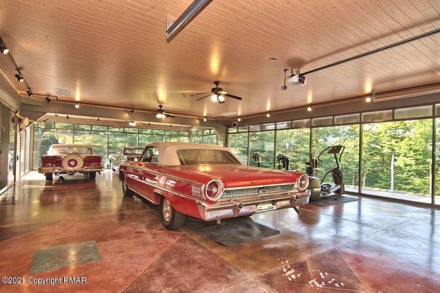 У Пенсільванії виставили на продаж особливий будинок: найцікавіше всередині - фото 458728