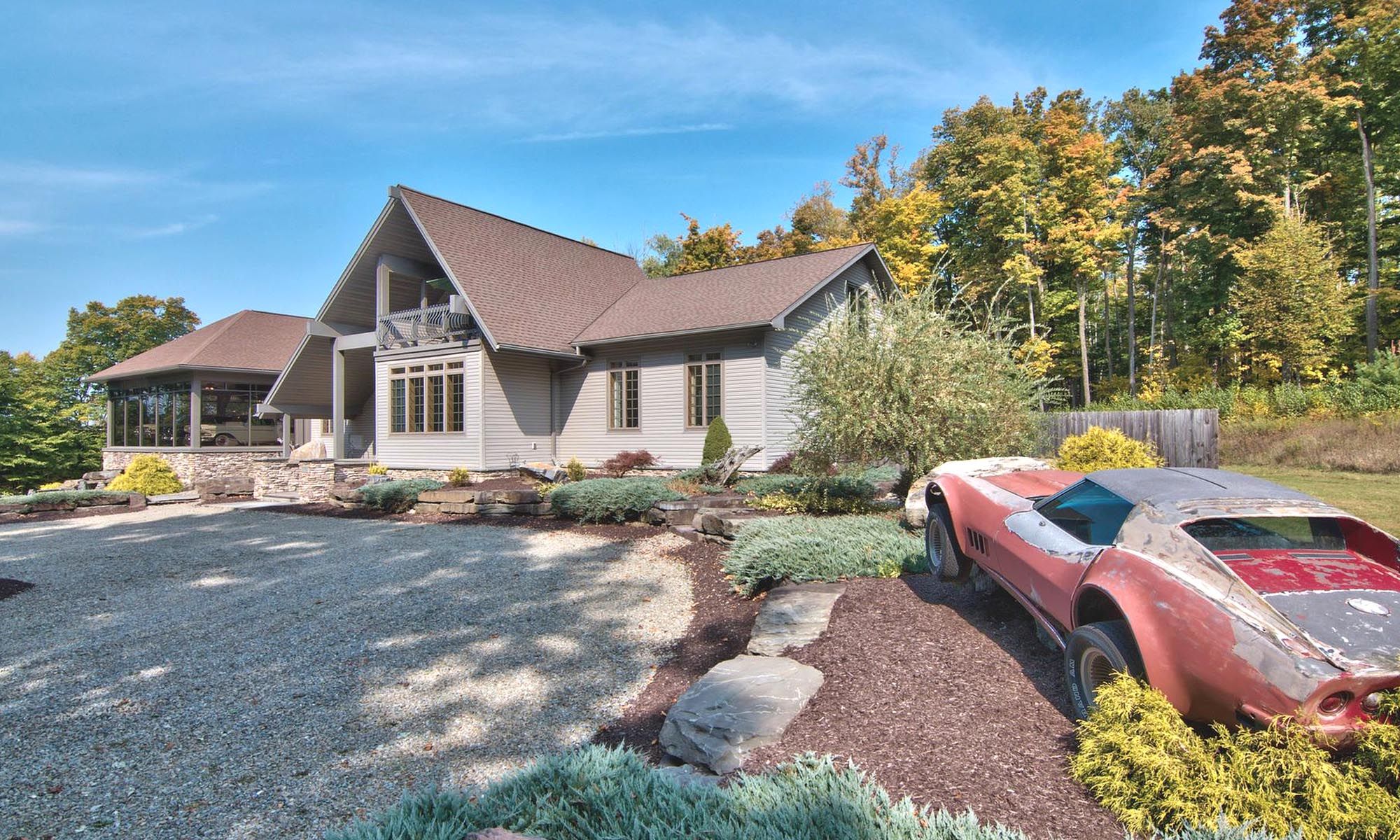 У США продають розкішний будинок з цілим автомобільним парком - фото 1