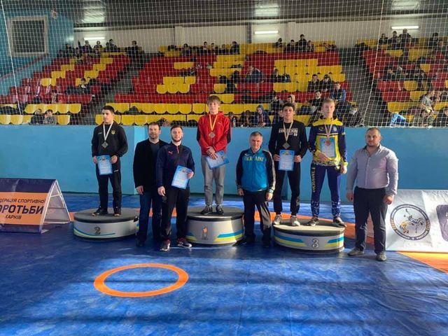 На фото: Горох Єгор, чемпіон України серед юнаків разом зі своїм тренером- фото 458843