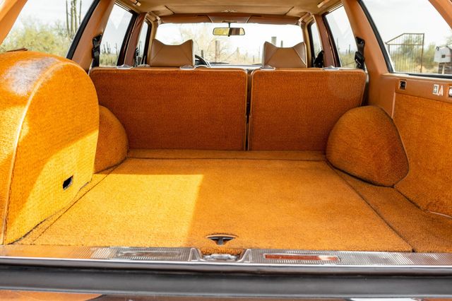 На аукціон виставили 42-річний Mercedes-Benz, який проїхав понад мільйон кілометрів: фото - фото 458910