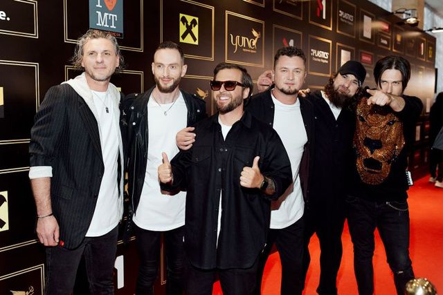 YUNA-2021: найкращі образи зірок з червоної доріжки (ефектні фото) - фото 459248