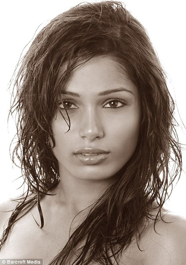 Як змінювалася голлівудська Попелюшка Фріда Пінто: фото 18+ - фото 459341