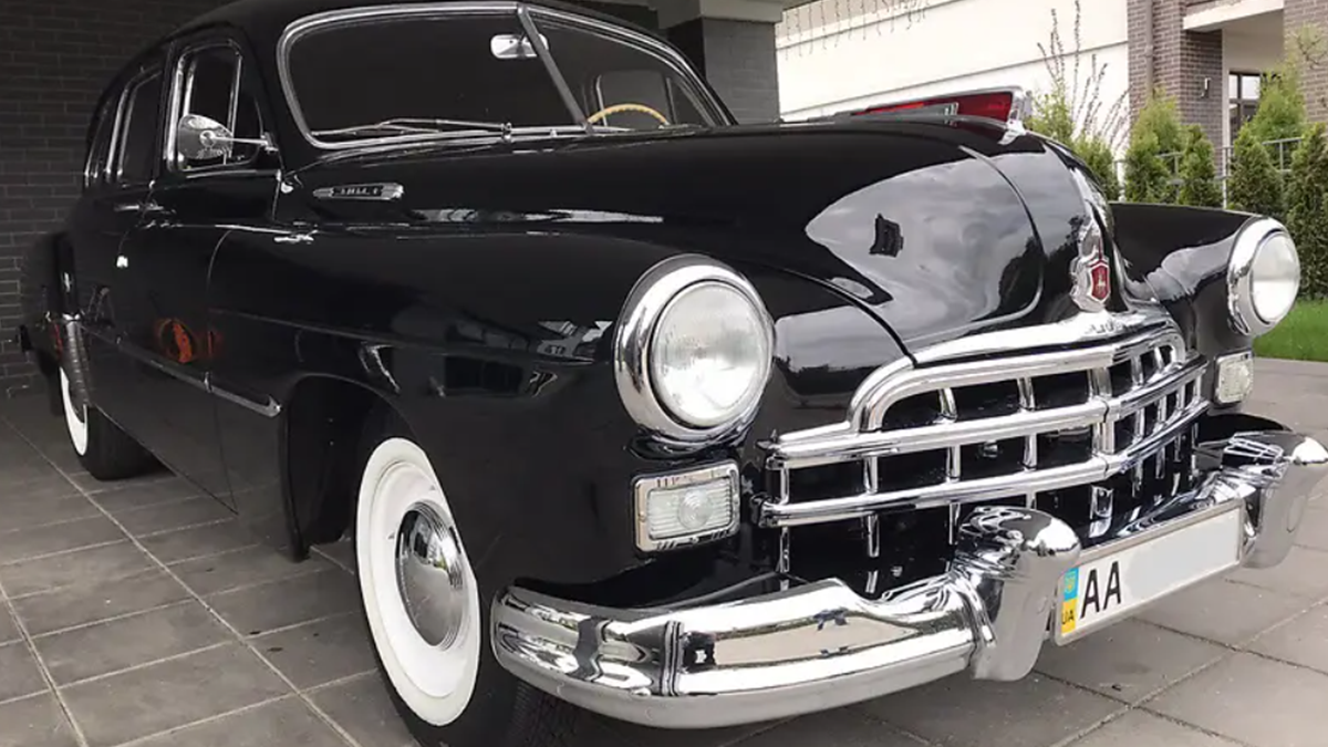 У Києві продають легендарну Волгу 1955 року за 100 тисяч доларів: стан авто вражає