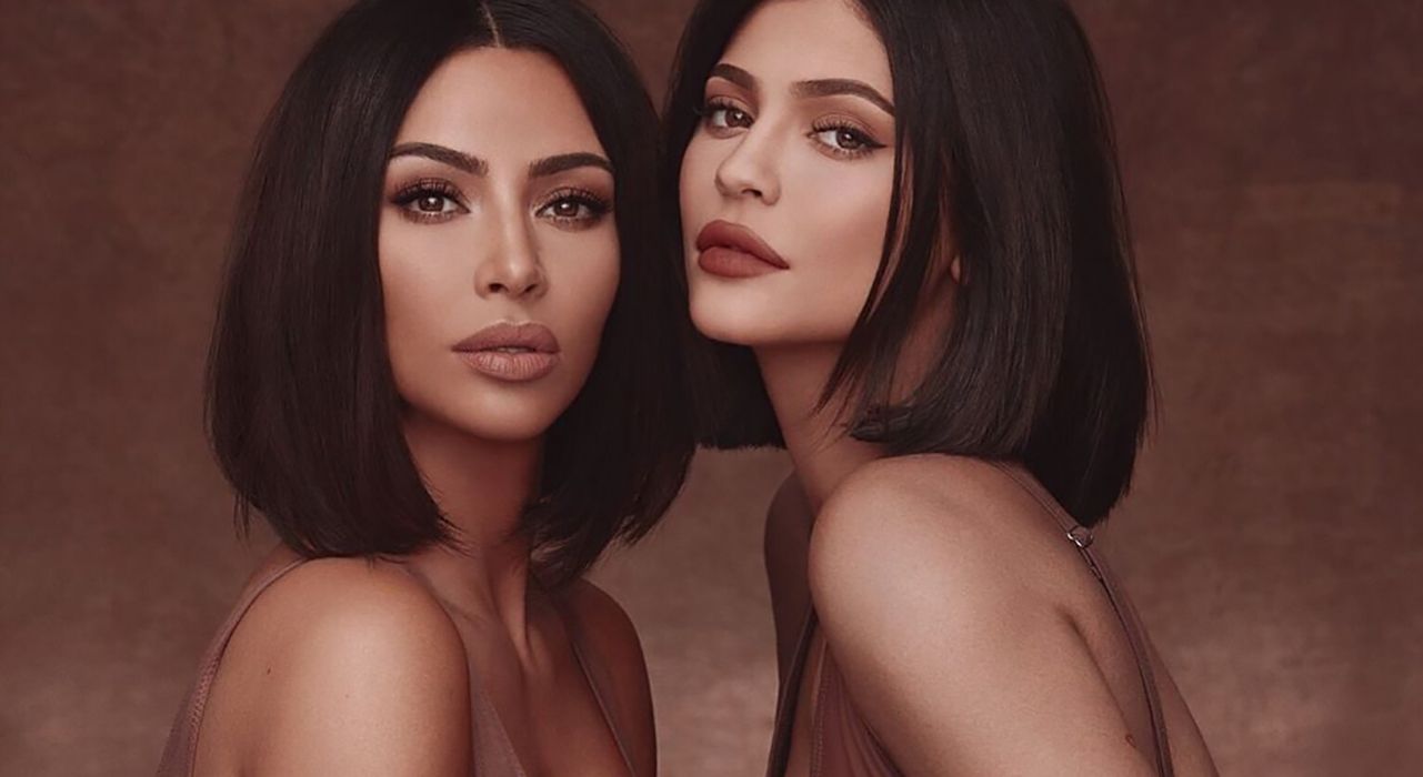 Кім Кардашян і Кайлі Дженнер похвалилися фігурами в бікіні
