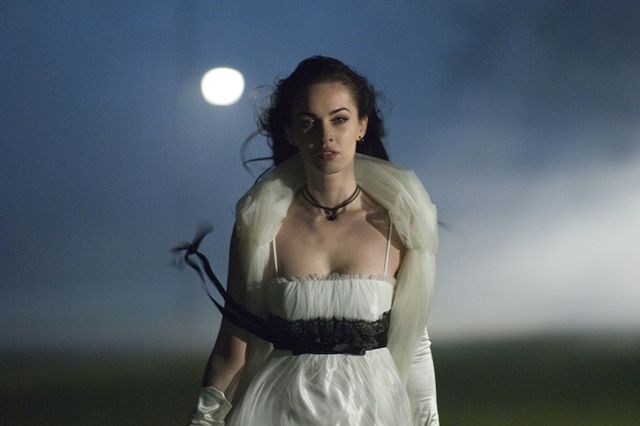 Найгарячіші образи Меган Фокс за всю кар'єру: добірка фото іменинниці (18+) - фото 459672