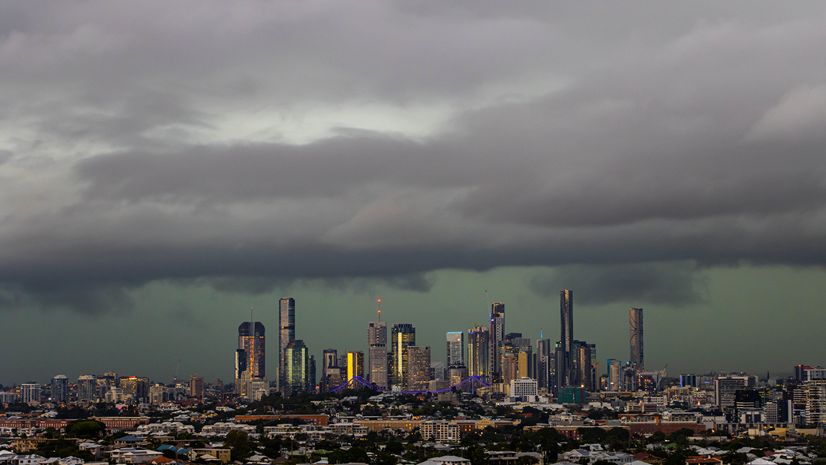 Понад 70 тисяч блискавок за 4 години: вражаюче відео грози в Австралії