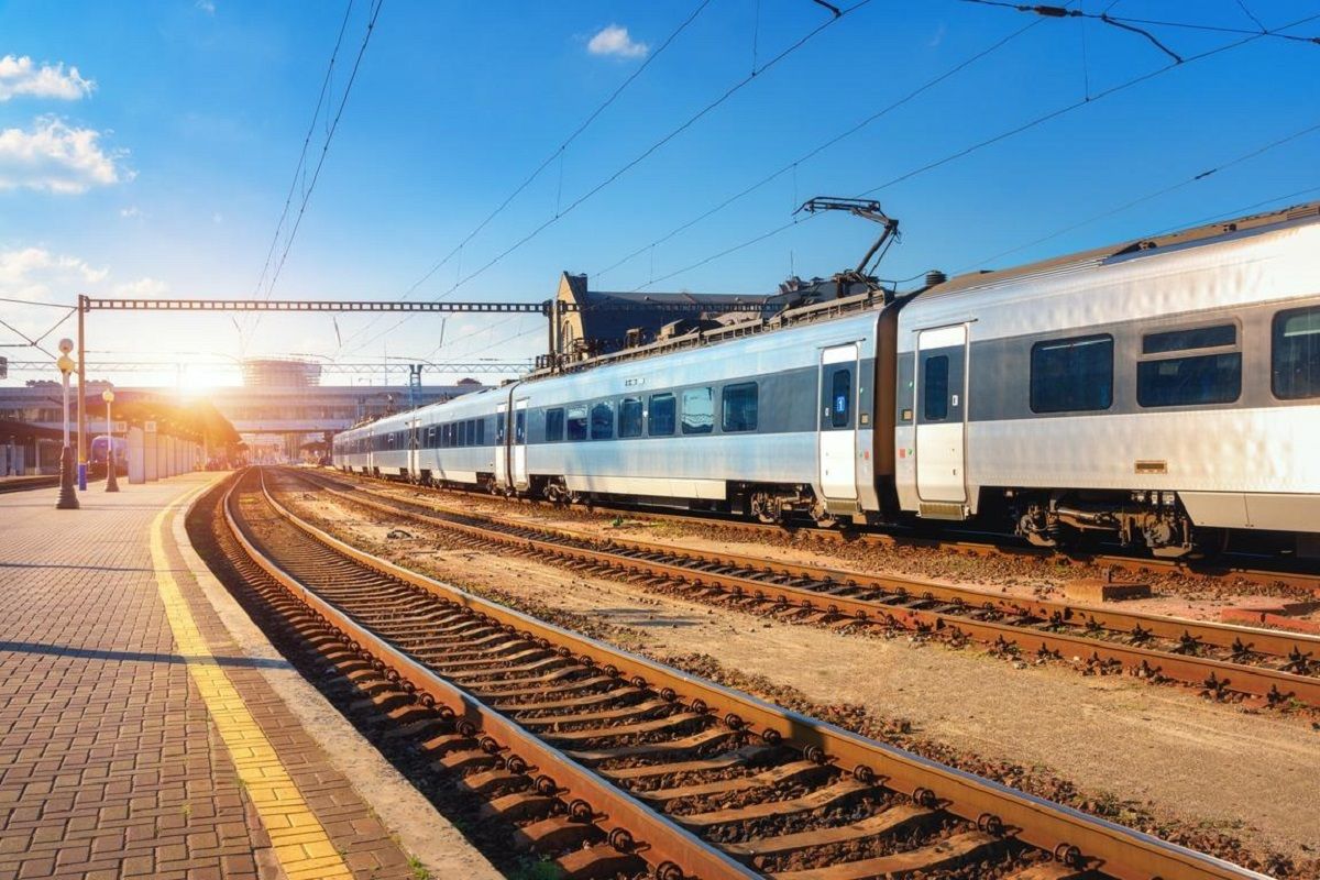 Укрзалізниця запускає три нових потяги до моря