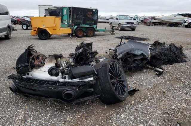 У США з аукціону продадуть спалений дотла McLaren GT: фотофакт - фото 459817