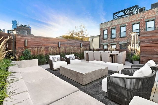 У мережі показали розкішний пентхаус Белли Хадід зі скляним гардеробом: фото - фото 459838