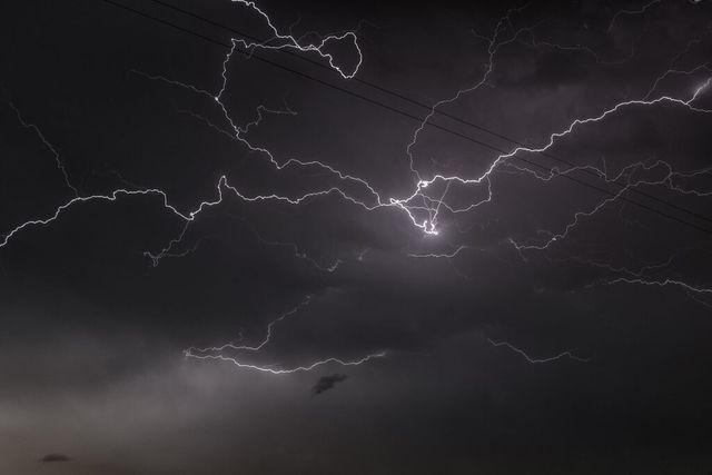 Фотограф з Запоріжжя показав красу нічної грози - фото 459871