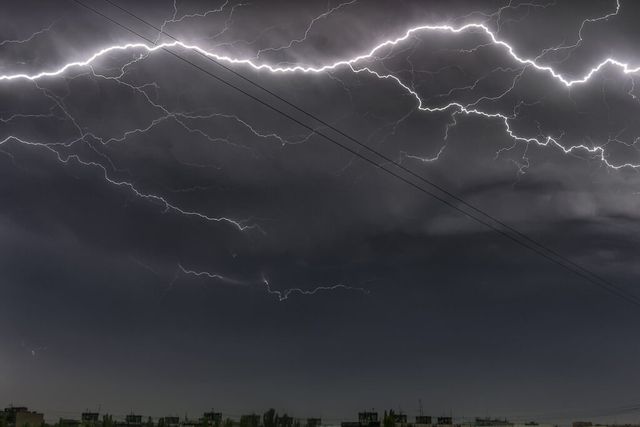 Фотограф з Запоріжжя показав красу нічної грози - фото 459872