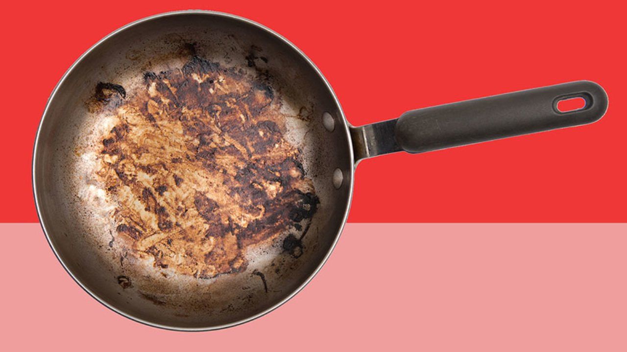 Як почистити пательню від нагару, жиру та іржі до блиску