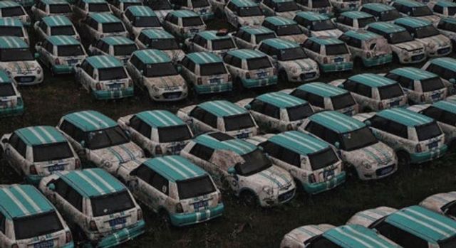 У мережі показали величезне звалище 'живих' китайських авто - фото 460024