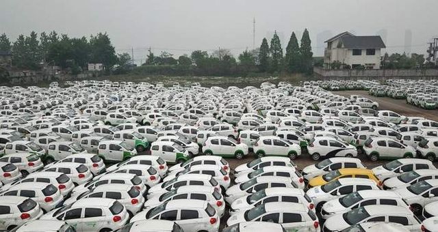 У мережі показали величезне звалище 'живих' китайських авто - фото 460027