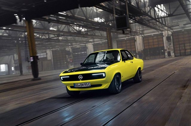 Opel відродила ретрокупе Manta: тепер воно повністю електричне - фото 460184